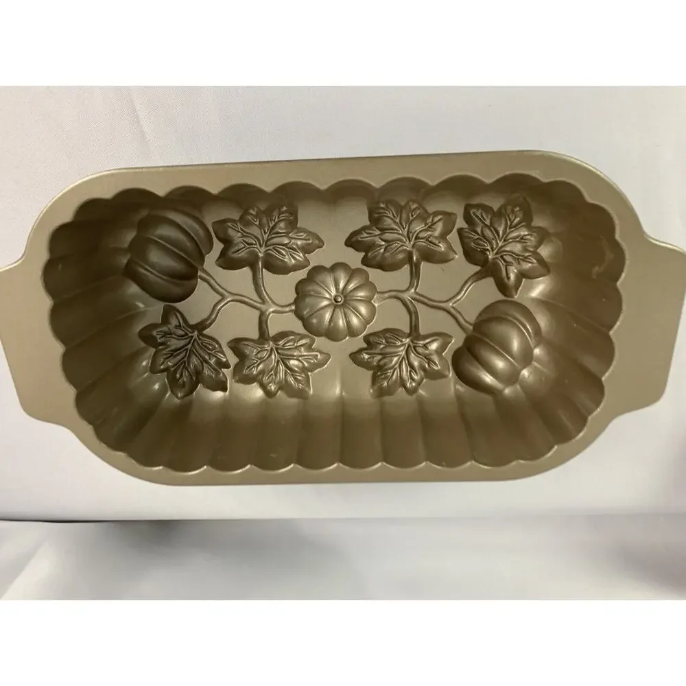 Nordic Ware PUMPKIN LOAF Bakeware 1 lb Pan Made in USA Baking Pan Harvest